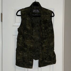 Eddie Bauer Green Camouflage Vest